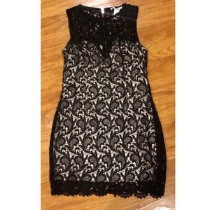 Beautiful lace dress. Worn once. Good quality.